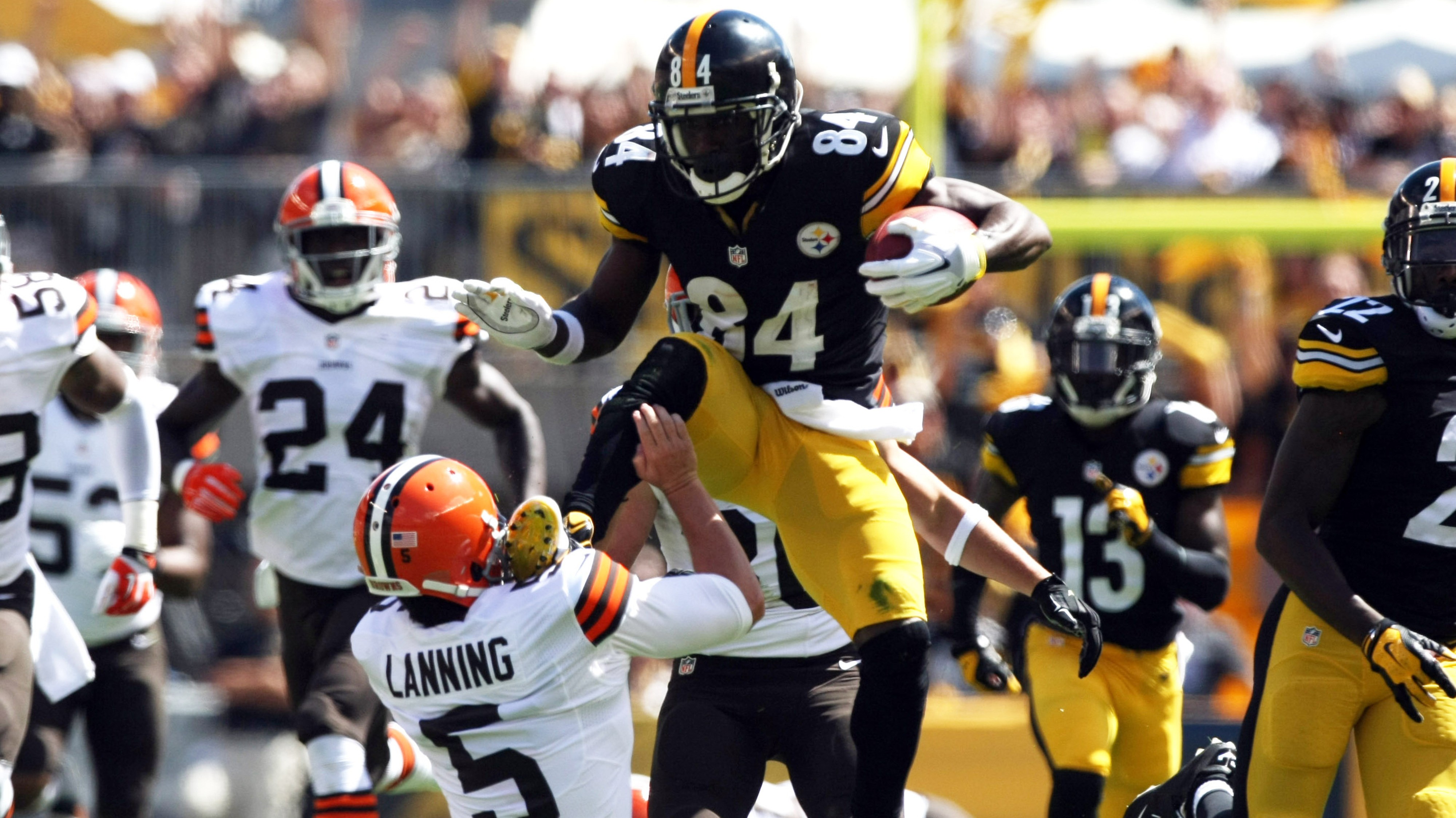 Americký futbal_NFL_kopačka do hlavy